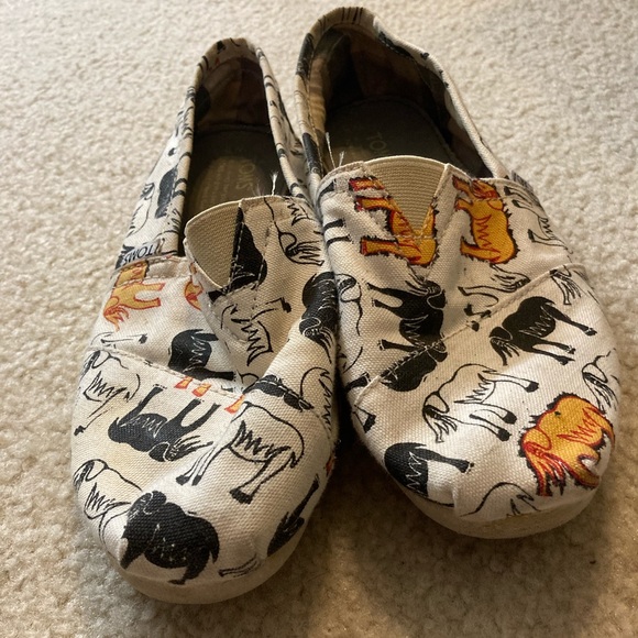 Elephant Print Toms Size 8 - Picture 4 of 5